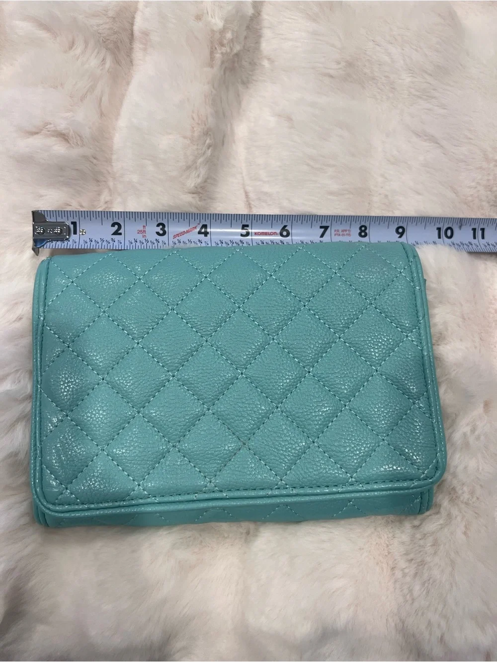 Quilted Mint Crossbody Chain Clutch - Women